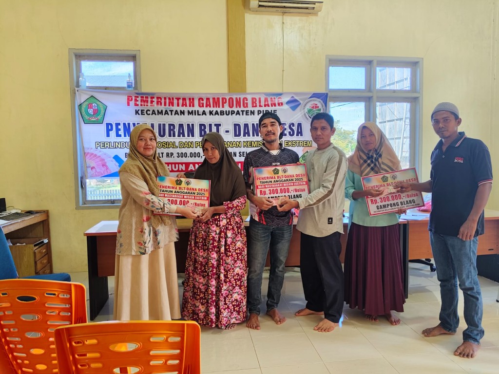 PEMBAGIAN BLT GAMPONG
